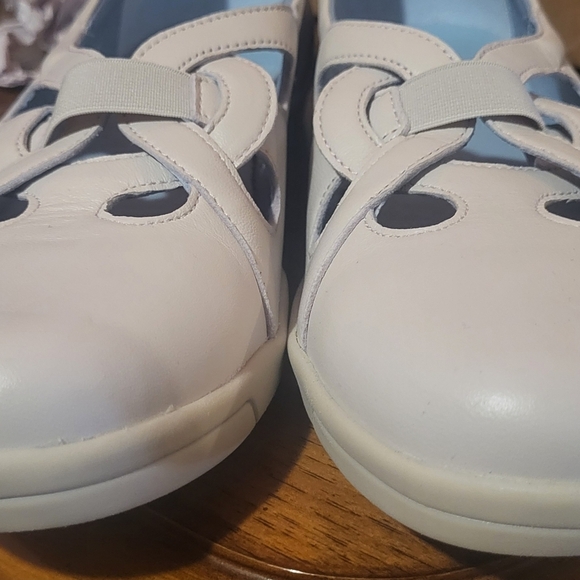 Cloud Footwear Slip On White Mary Jane Style Shoes Size 40 (US 8.5-9) - Picture 9 of 9